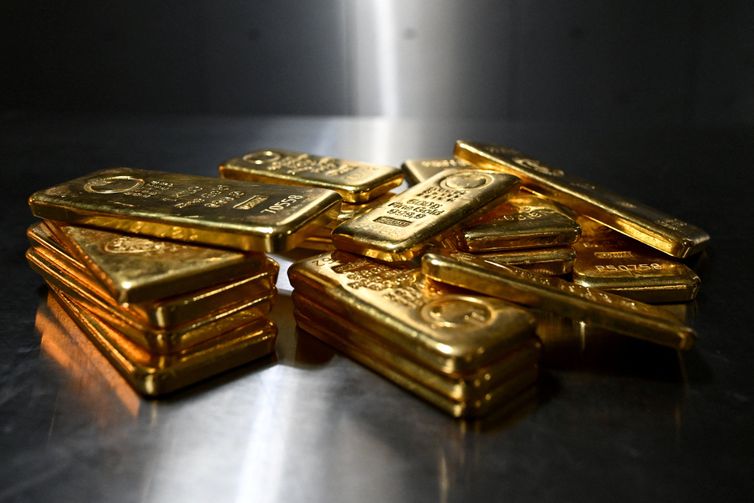 ReutersAngelika Warmuth/Proibida reprodução Gold bars of various values are stored in a safe deposit room in Munich, Germany, January 28, 2026. REUTERS/ Angelika Warmuth