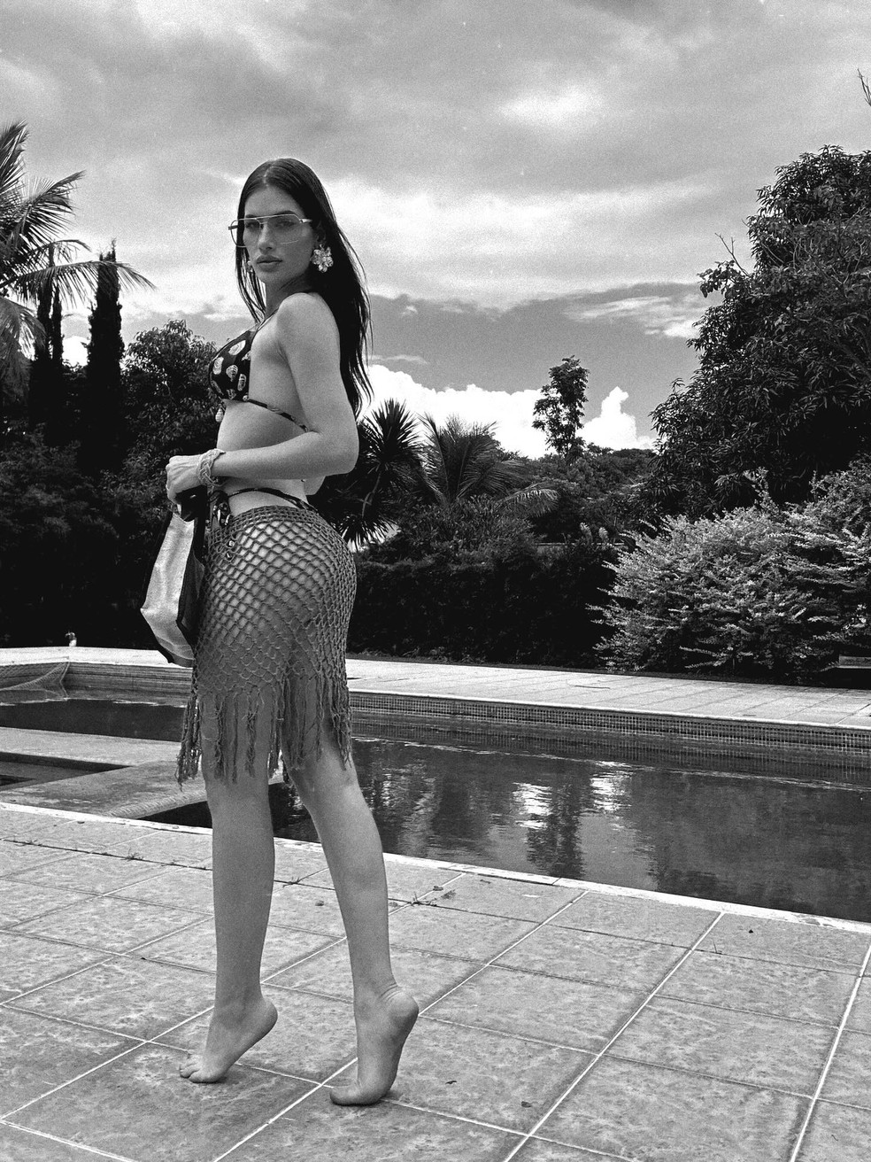 Esposa 50 anos mais jovem de Amado Batista, Calita posa de biquíni e fãs se empolgam: 'Bão demais' — Foto: Reprodução/Instagram