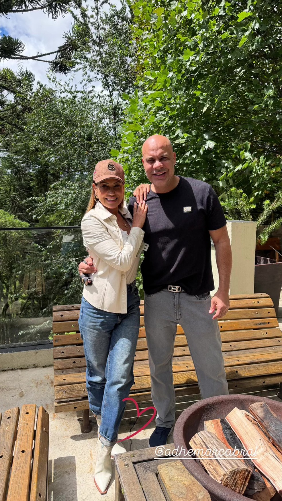 Solange Frazão e o namorado, Adhemar Cabral — Foto: Reprodução/Instagram