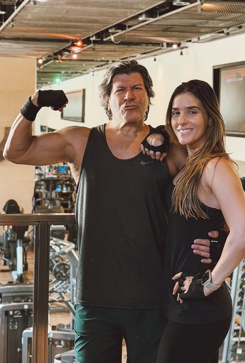 Paulo Ricardo e a esposa, a fotógrafa Isabella Pinheiro — Foto: Reprodução/Instagram