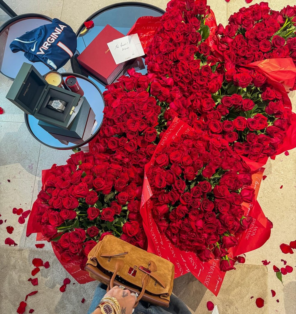 Presentes recebidos por Virginia Fonseca — Foto: Reprodução/Instagram