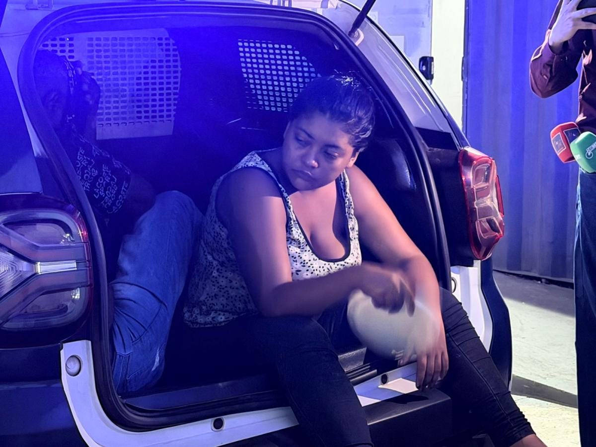 Namorado é preso após ajudar na fuga de mulher que matou padrasto com golpes de faca em Cuiabá