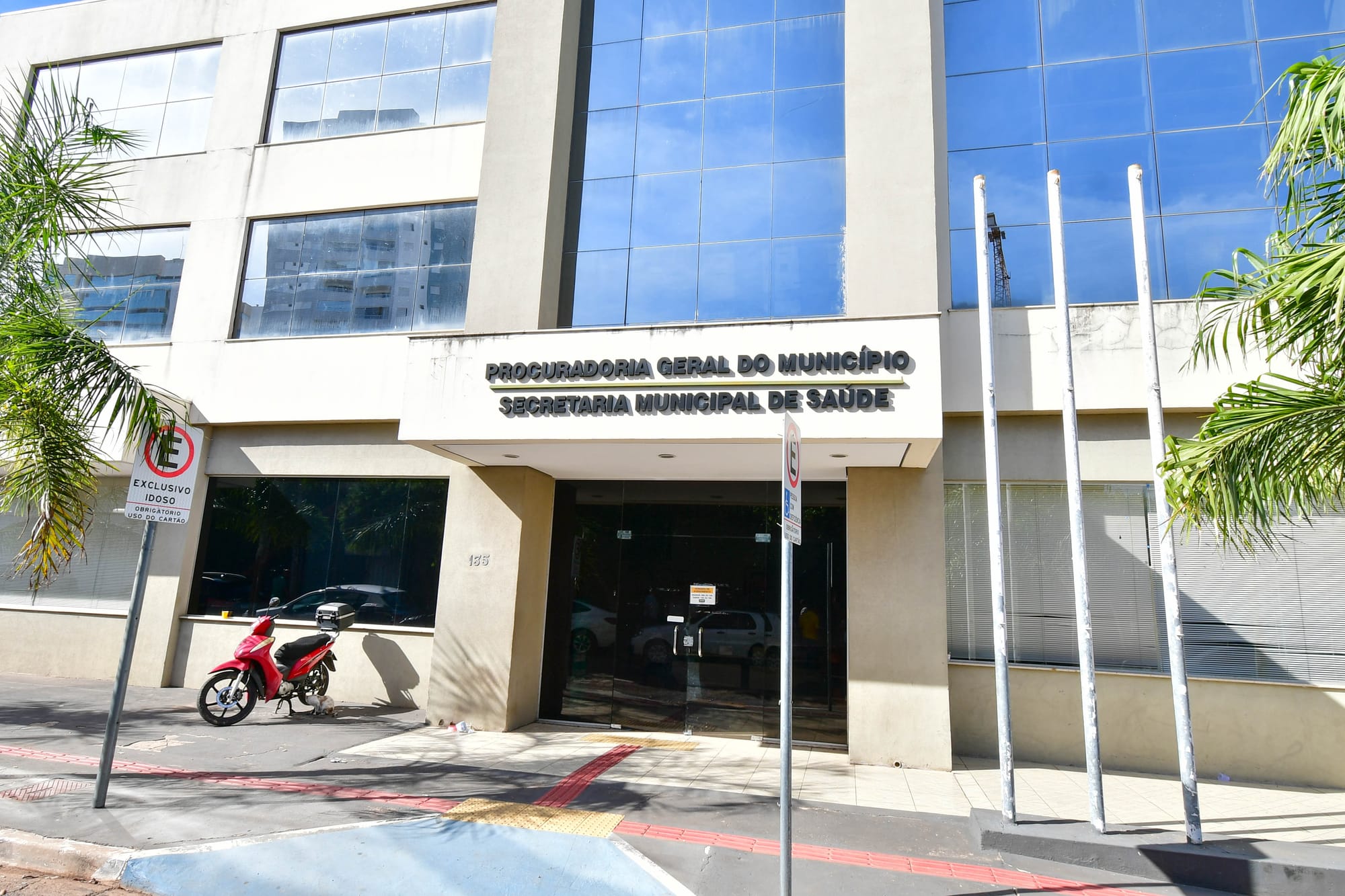 Tribunal de Contas determina devolução de R$ 448 mil por pagamentos ilícitos na Saúde de Cuiabá