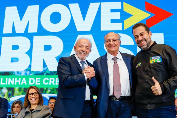 São Paulo (SP), 19/05/2026 - Presidente da República, Luiz Inácio Lula da Silva, vice-presidente Geraldo Alckmin e o ministo da Secretaria-Geral da Presidência da República, Guilherme Boulos, durante cerimônia alusiva ao lançamento do Move Aplicativos – linha de crédito para motoristas de aplicativo e taxistas. Foto: Ricardo Stuckert/PR