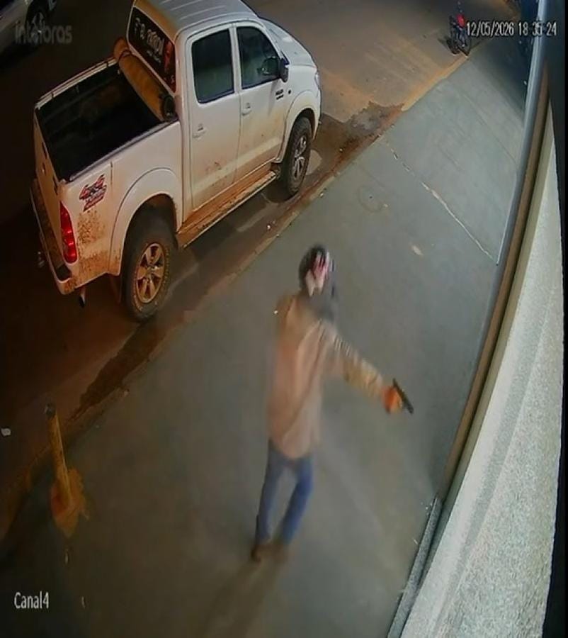 Policial à paisana reage, troca tiros com criminosos e impede assassinato em comércio de MT