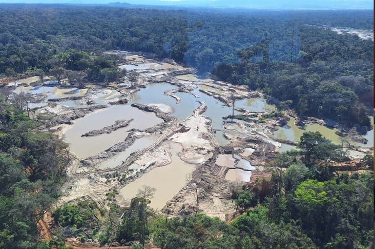 Força-tarefa fecha garimpo ilegal em terra indígena em MT e causa prejuízo de R$ 83 milhões ao crime