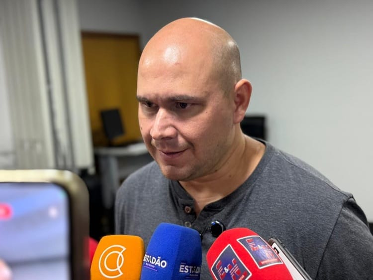 Abilio alfineta vereadores e afirma que críticas rendem “visualização na rede social”