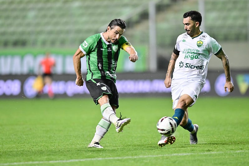 Cuiabá perde para o já rebaixado América e se complica na briga por vaga na Série A do Campeonato Brasileiro