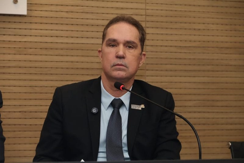 Ex-vice nega plano para cassar Flávia e diz que renunciou por divergências políticas em VG